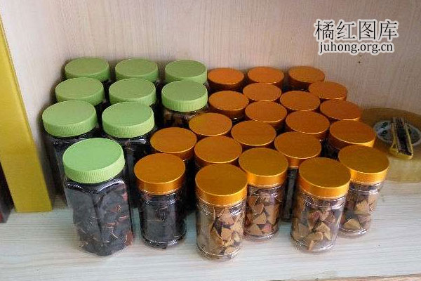 黑色黄色八仙果